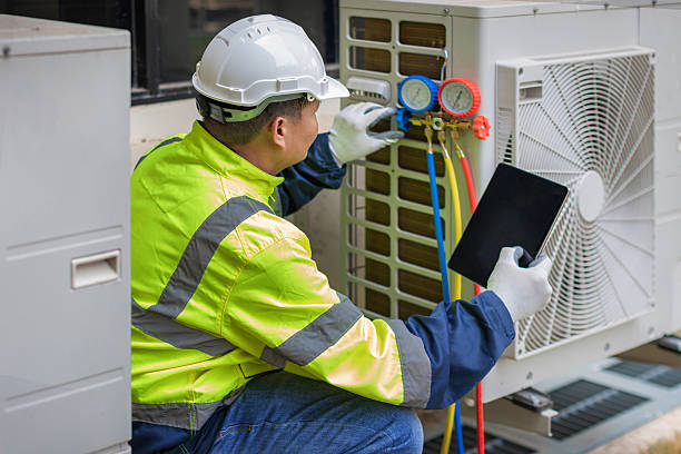 Professional Hvac technician working in Martindale, TX